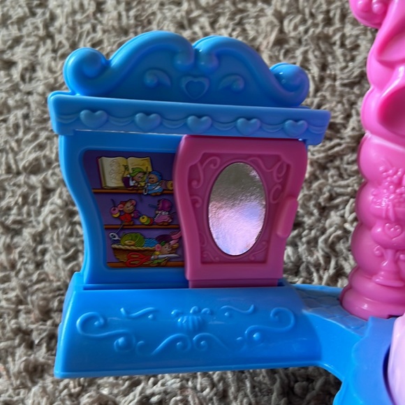 Cinderella Little People display - Picture 2 of 4